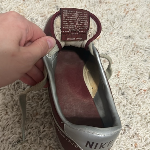 Vintage Bowling 80s Women’s Nike Bowling Shoes Size 7.5 Maroon and Silver - Picture 10 of 12